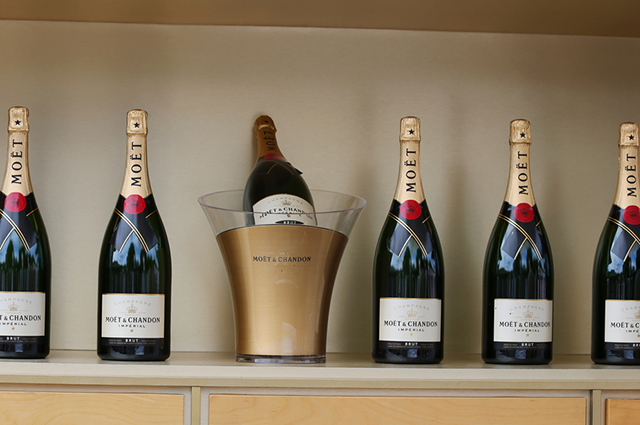 Вдова Клико и шампанское