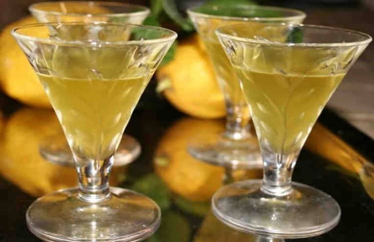 Обзор апельсинового ликера Куантро