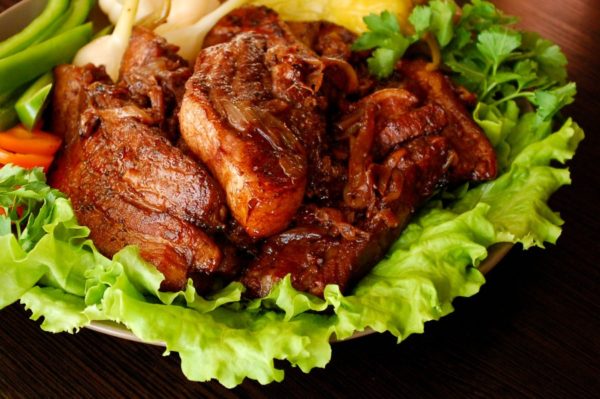 Свинина в соусе из красного вина