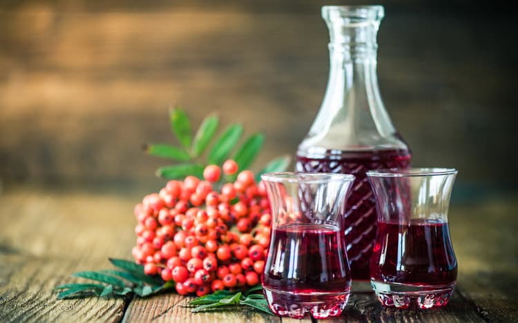 Рябиновое вино в домашних условиях