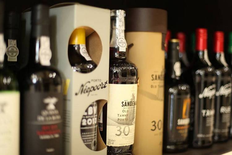 Крепленое вино и портвейн 777