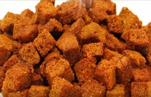 Сухарики с чесноком в духовке