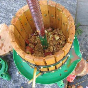 Делаем самогон из яблок