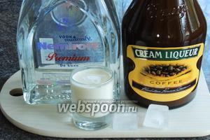 Изготовление коктейля Белый русский