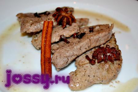 Свинина в соусе из красного вина