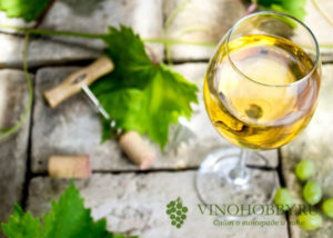 Сколько хранится открытое вино