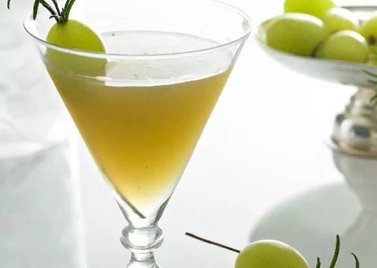 Коктейли с красным и белым вином