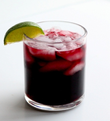 Коктейли с красным и белым вином