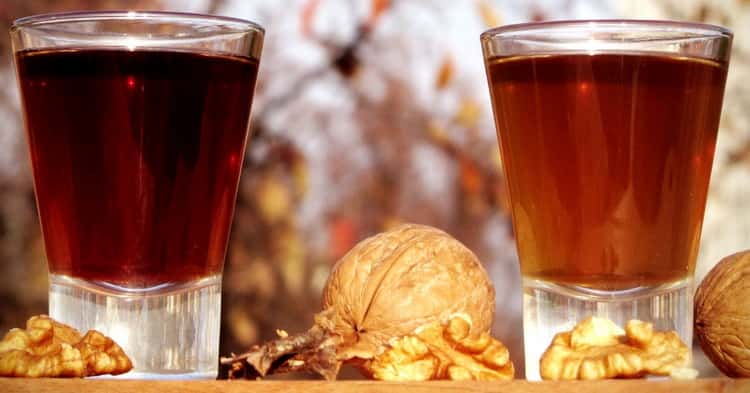 Как приготовить настойку на перегородках грецкого ореха