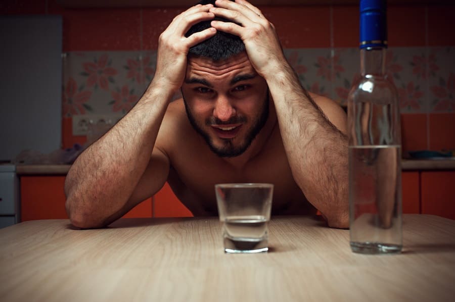 Как помочь бросающему пить алкоголику