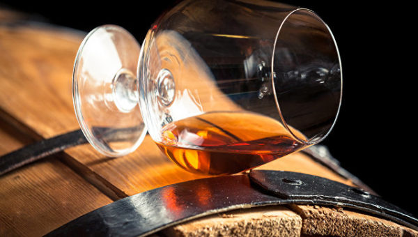 Крепленое вино и портвейн 777