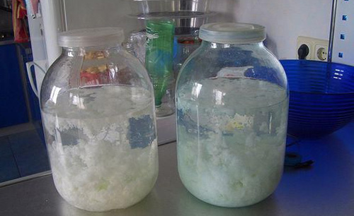 Способы очистки самогона молоком